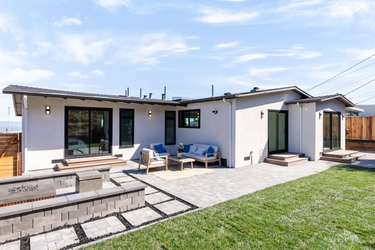 1041 Crestview Drive