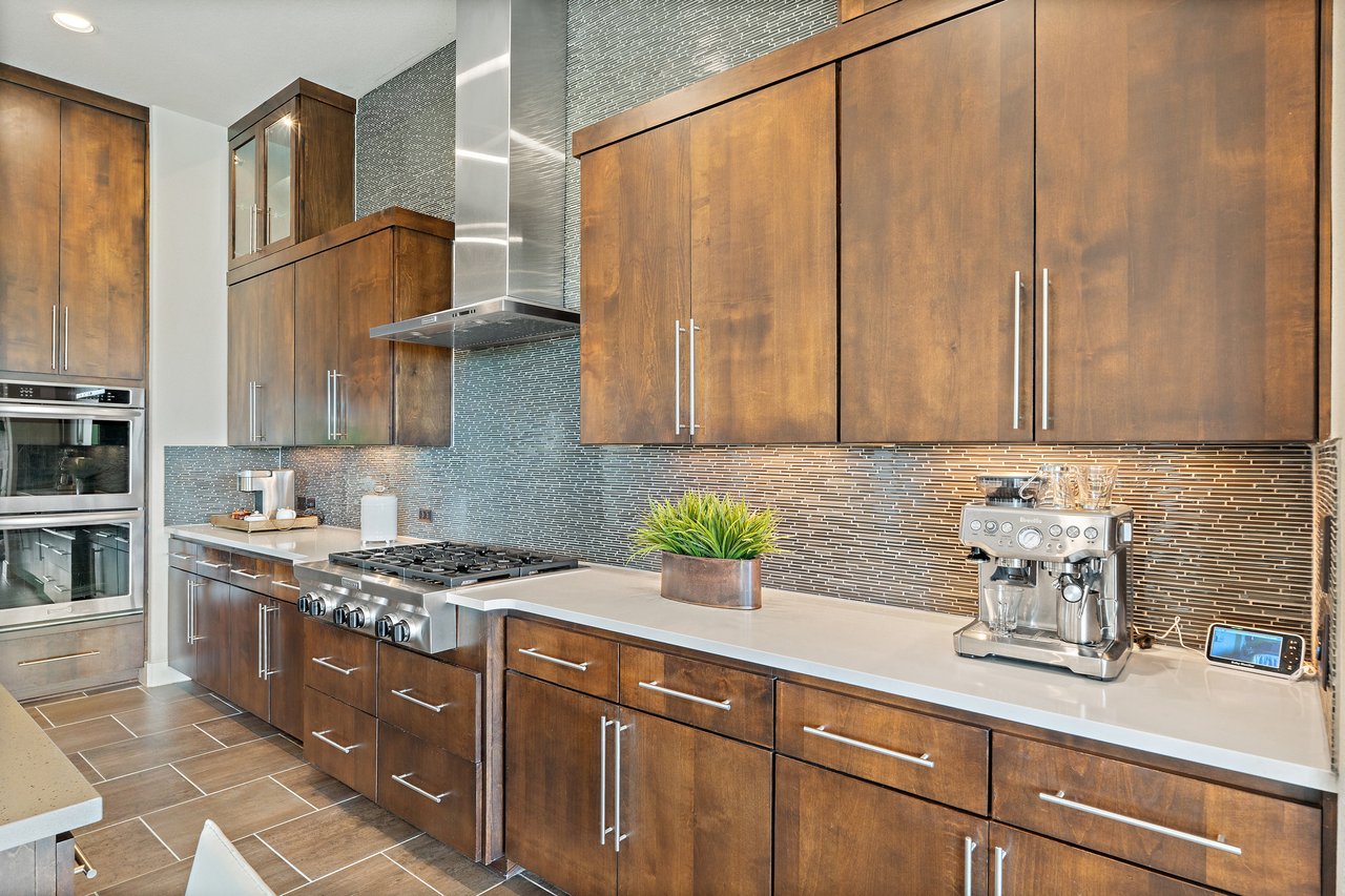Modern Transitional Luxury Home in Gated Bluffs of Steiner Ranch | Lake Austin Access + Hill Country Views | $1.9MM