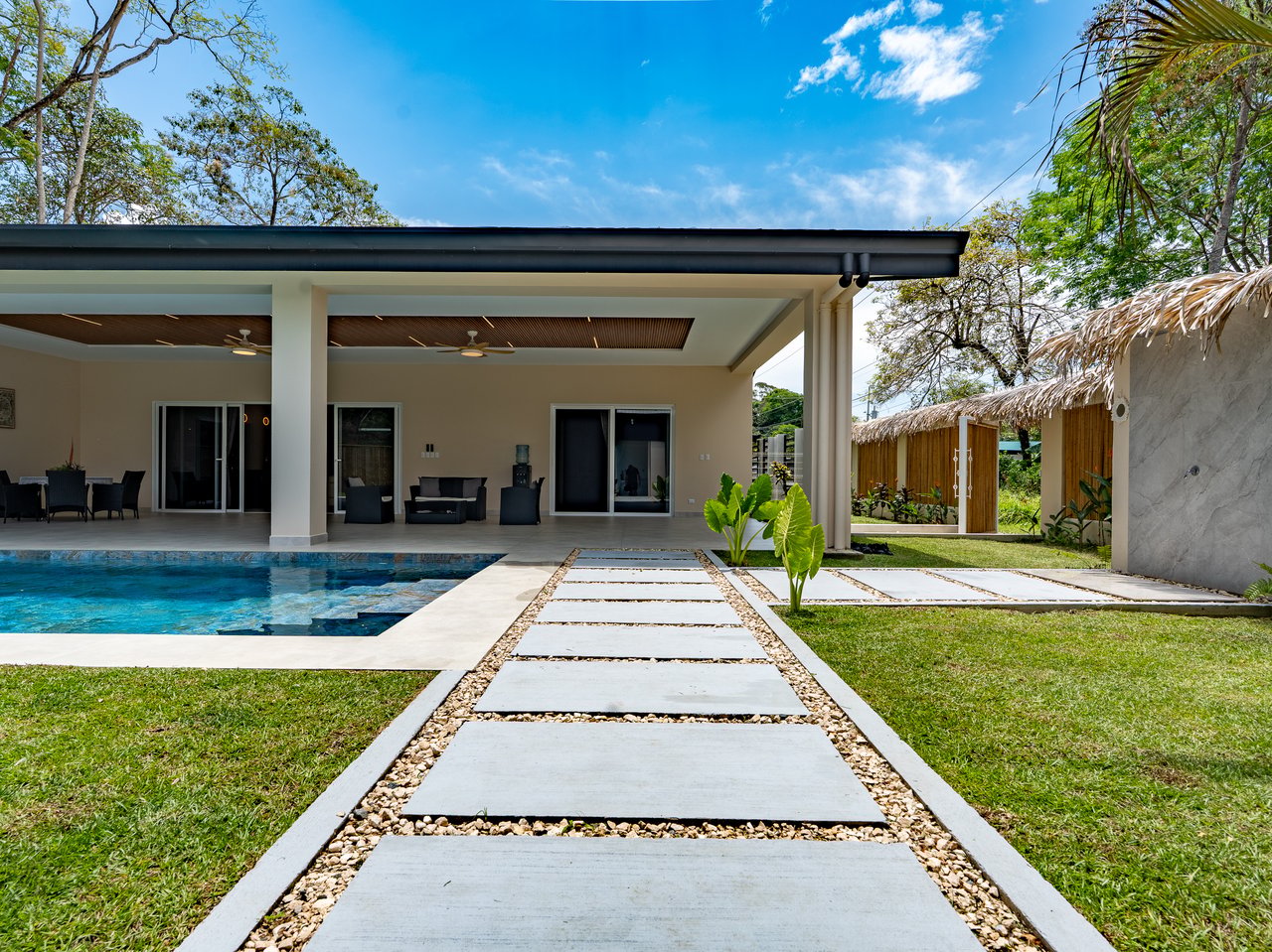 Refined Tropical Home in Uvita, Costa Rica | Walk to Beach & Parque Nacional Marino Ballena