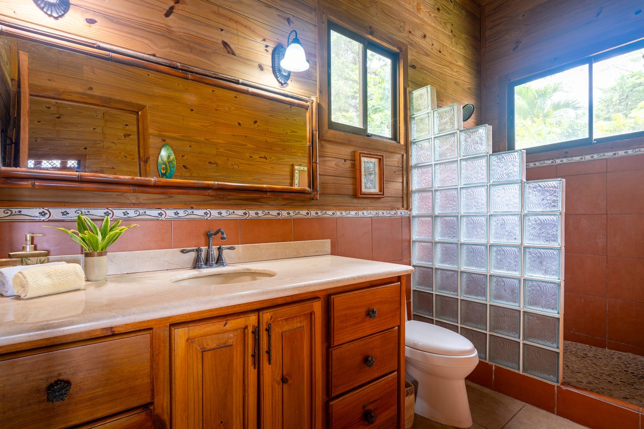 VILLA KRISTINA MARIA - 3.84 ACRES - PERLA DE BALLENA ESTATES