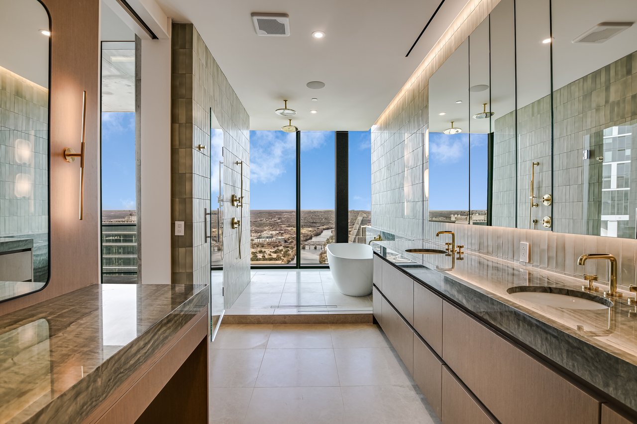 The Modern Sub-Penthouse #5402 North