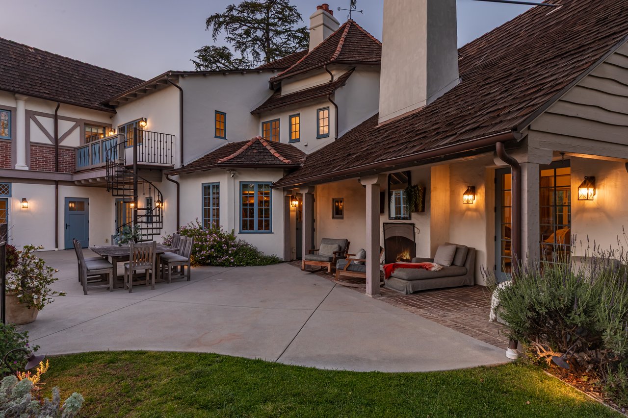 233 Hillside Rd