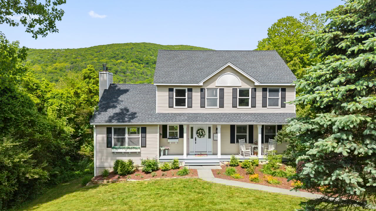 6 Lee Circle