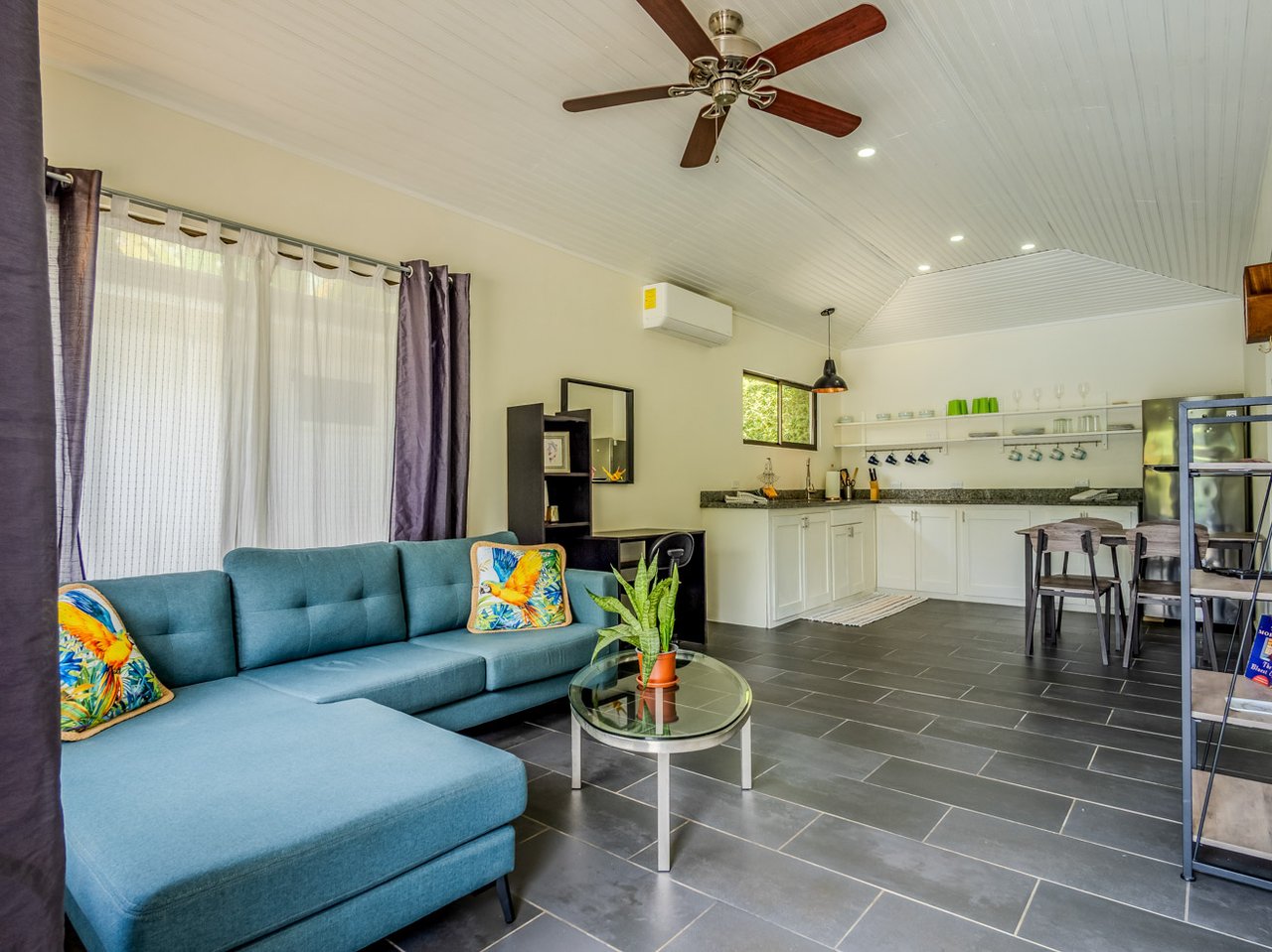 Tropical 3-Cabin Home with Pool and Gardens in the Heart of Uvita