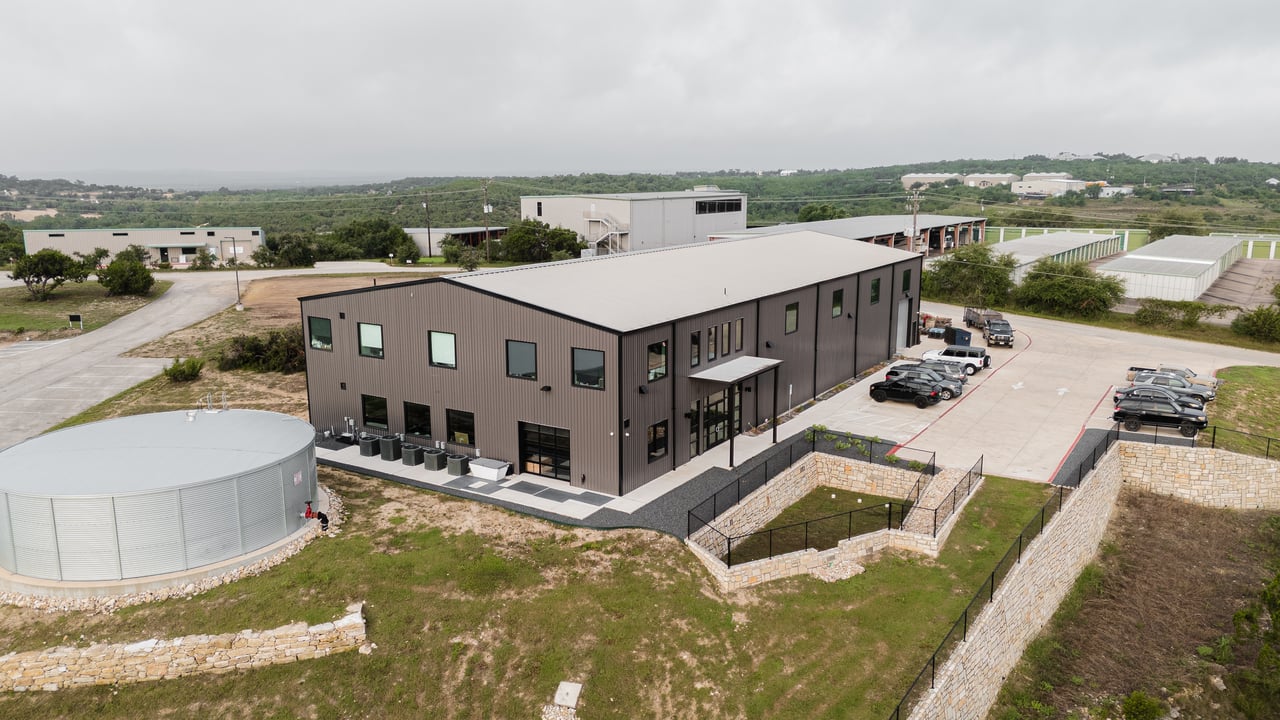 195 American Way - Commercial Warehouse For Lease