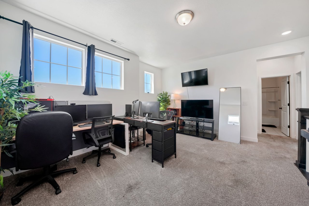 4696 W Camellia N