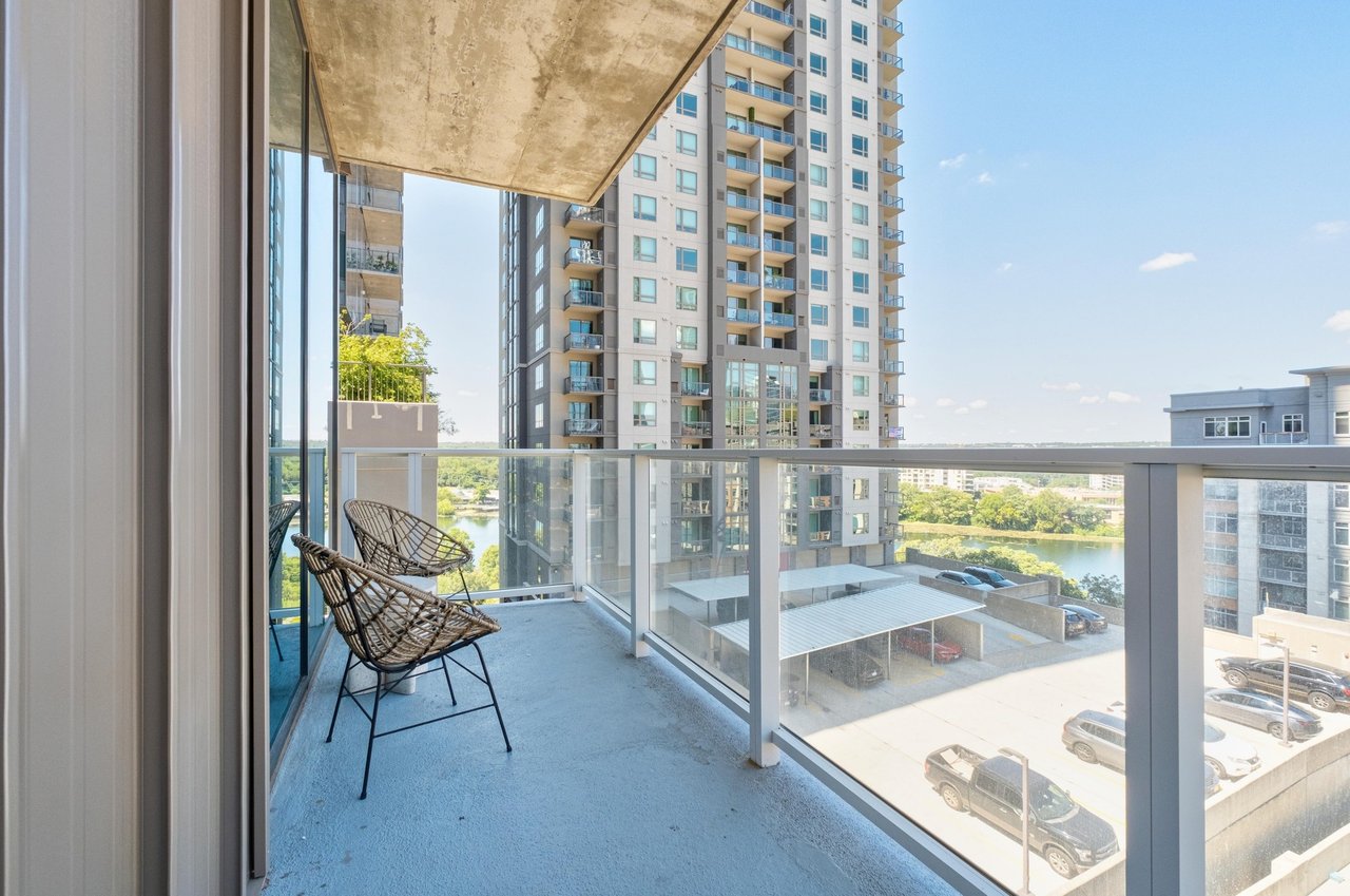 48 East Avenue #1310