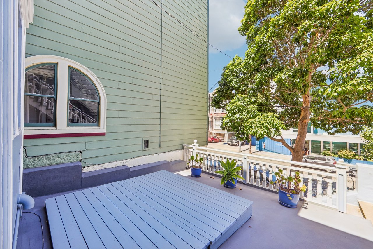 3855-A 18th Street