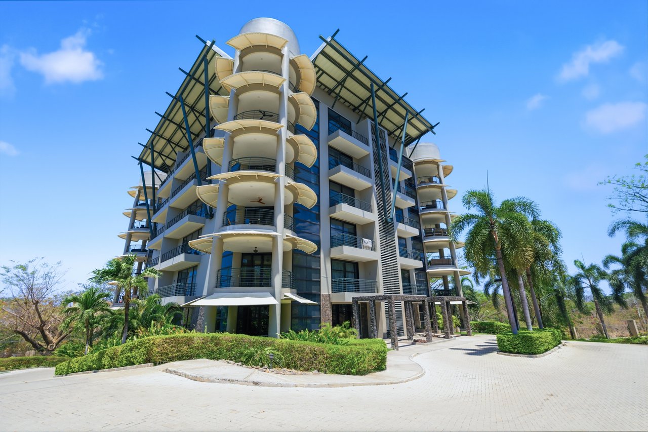 La Perla 113 | Boutique Luxury Condo in the Heart of Tamarindo