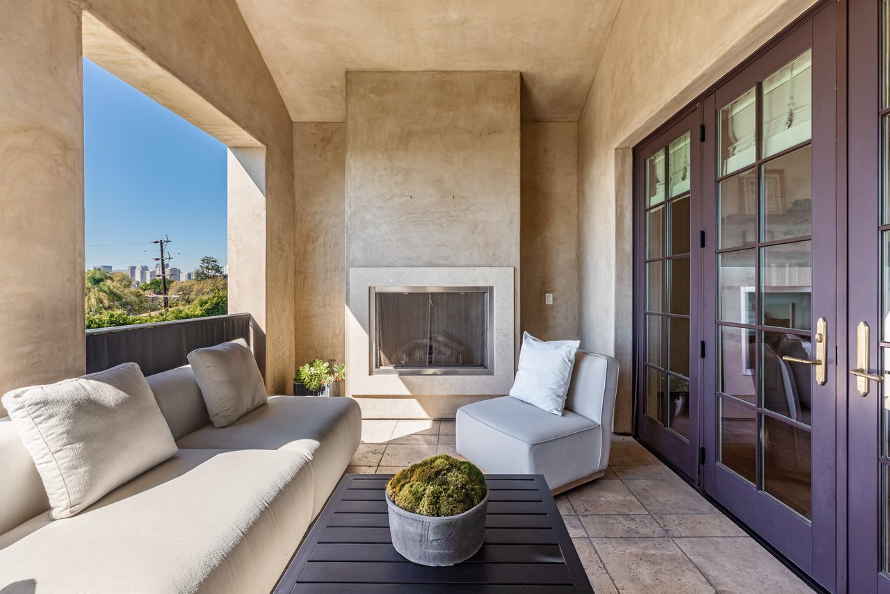 10210 Century Woods Dr, Century City