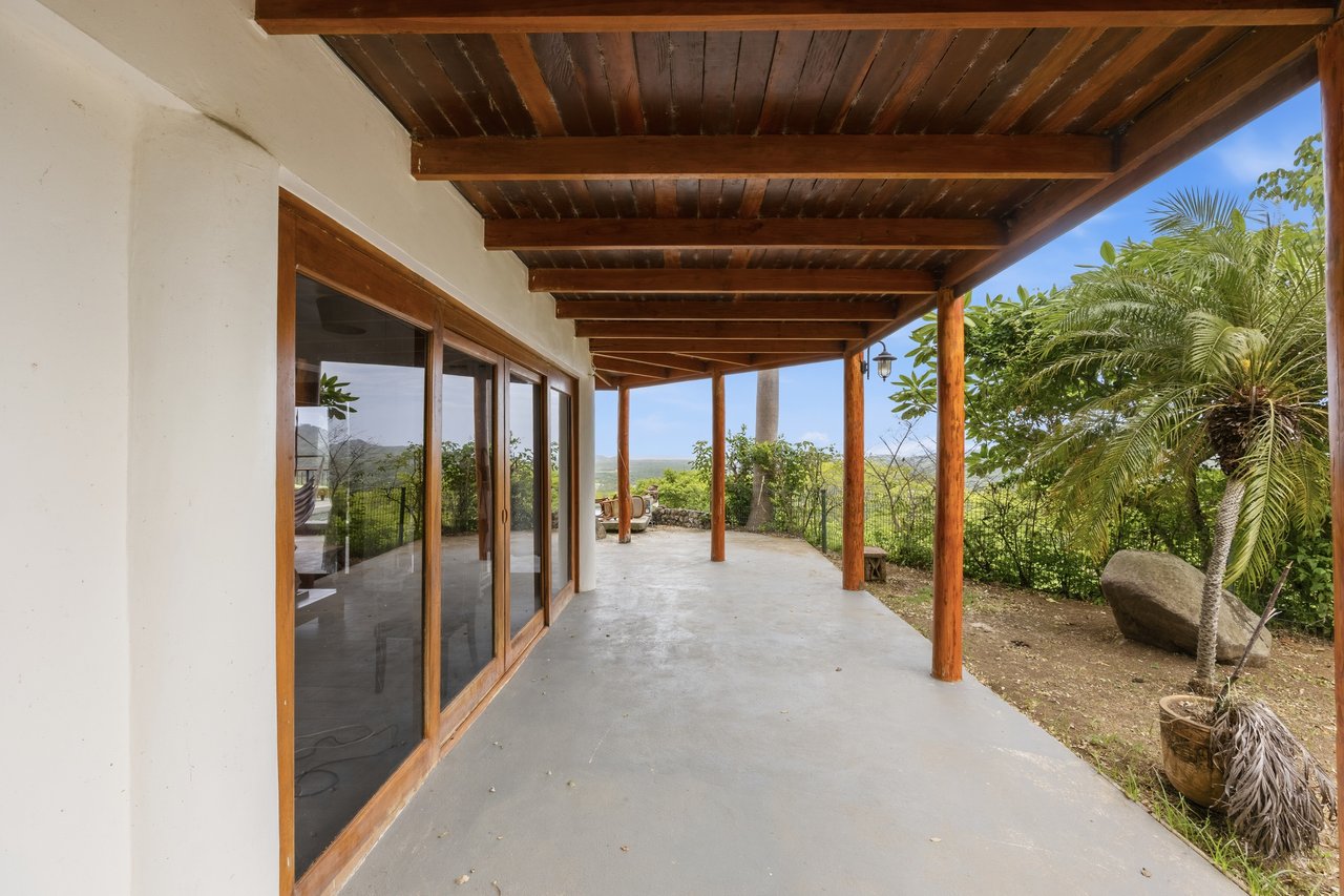 CASA EAGLE'S NEST - PALO VISTA - NEAR HUACAS
