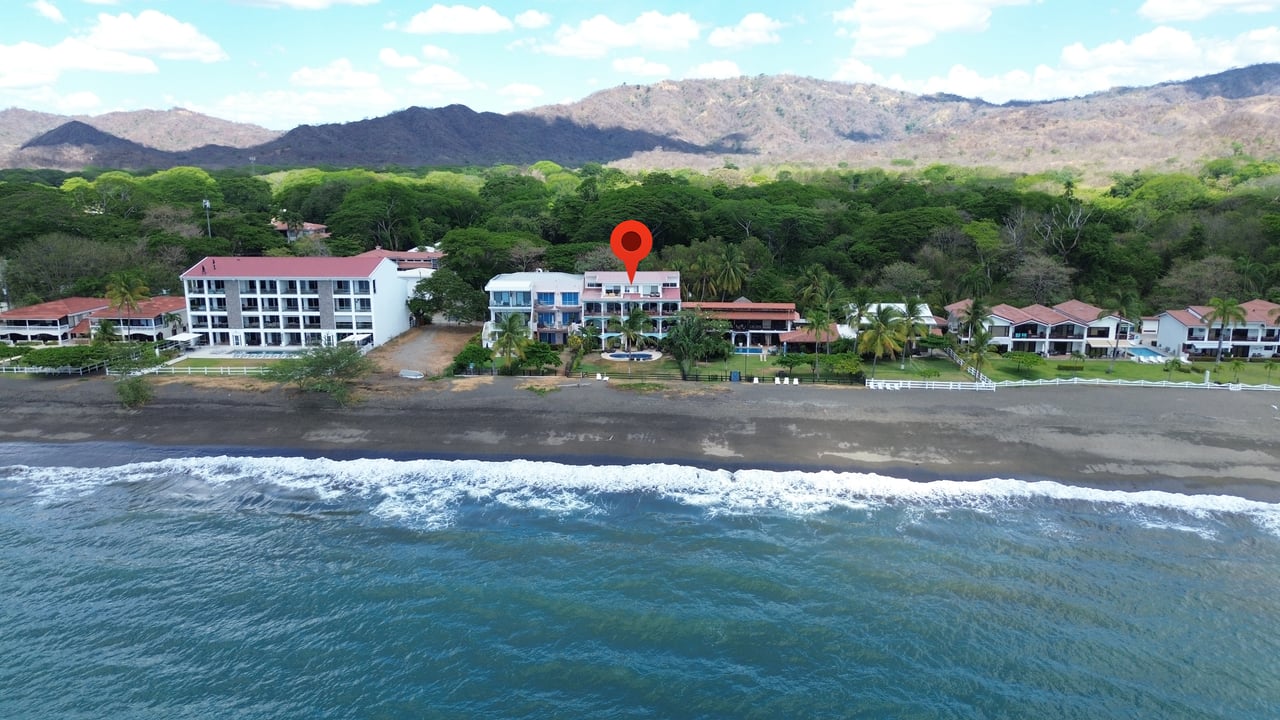 Twin Dolphins 1A - Beachfront Condo Playa Potrero