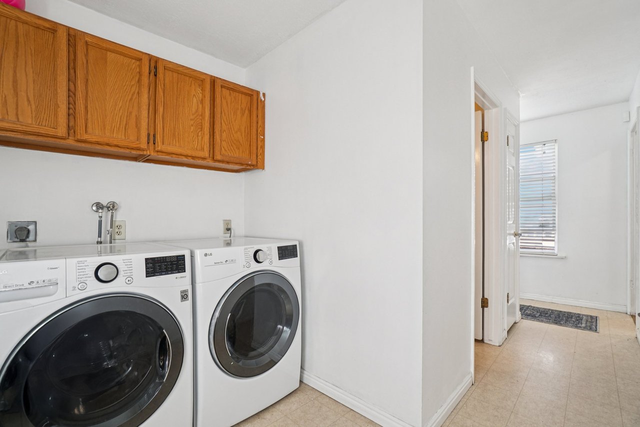 11343 S Clifford Cir