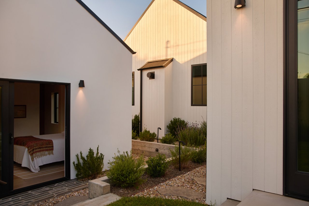 Scandinavian Coastal Home – A Custom Westchester Residence