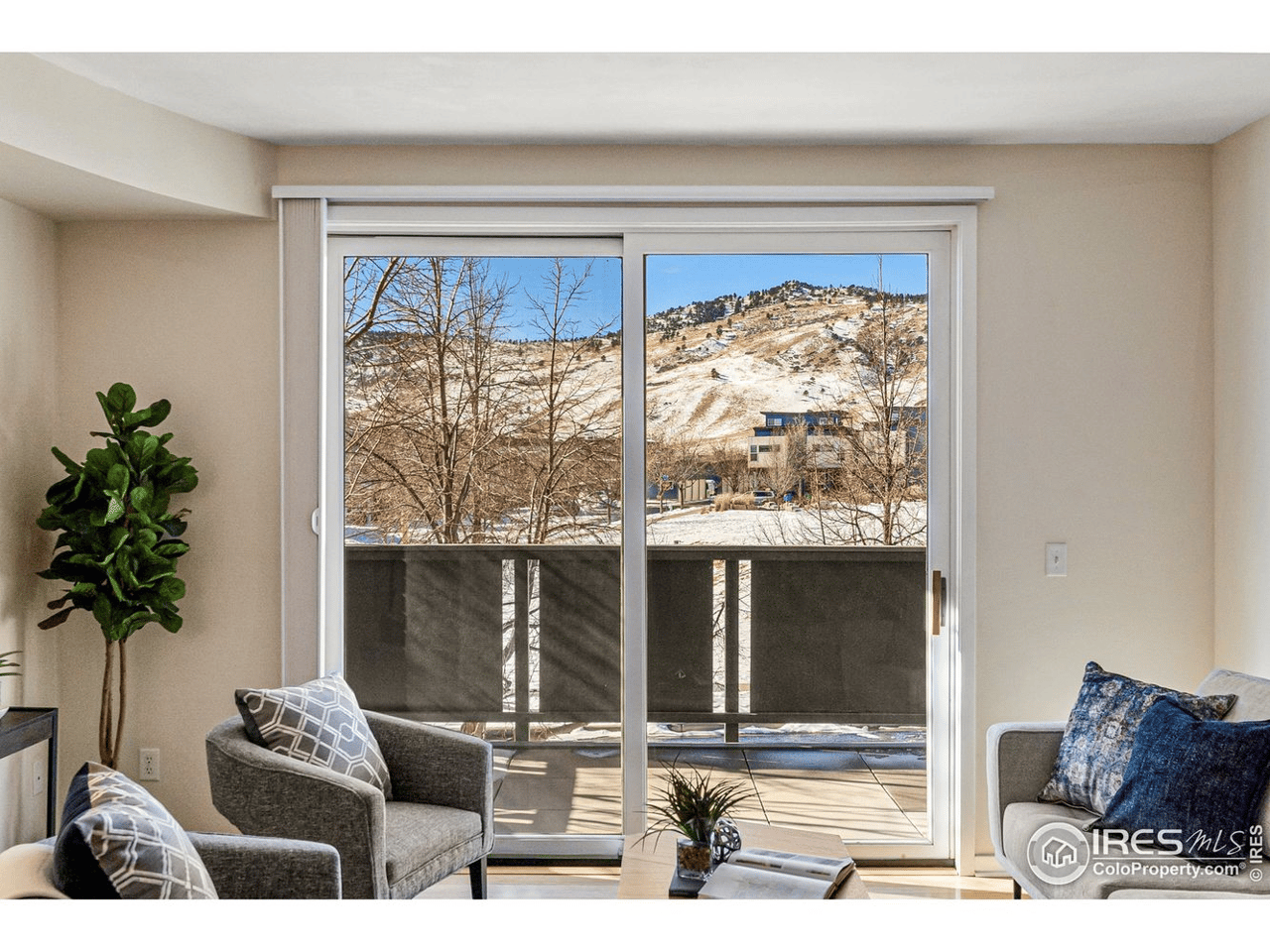 4650 Holiday Dr Unit 202