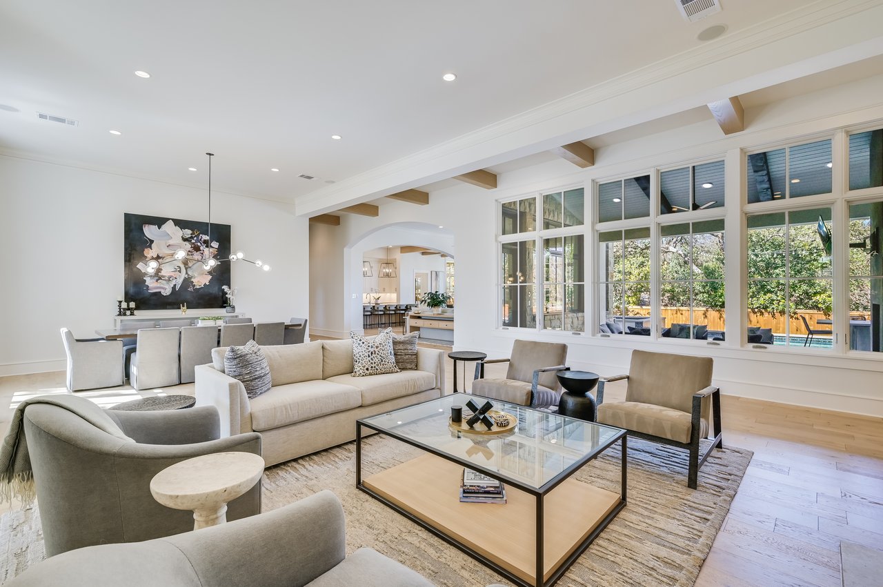 4907 Rollingwood Drive
