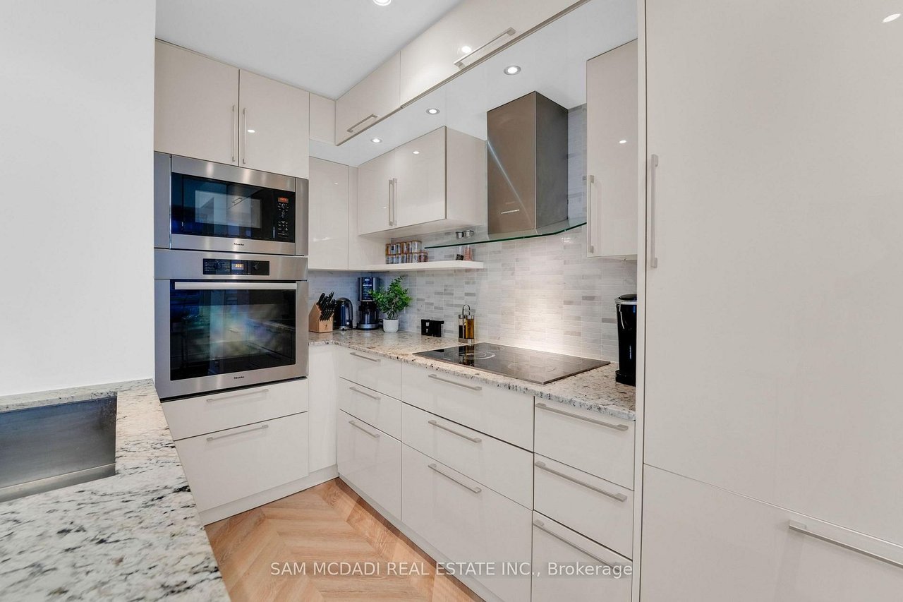 BROOKERS LANE LUXURY PENTHOUSE