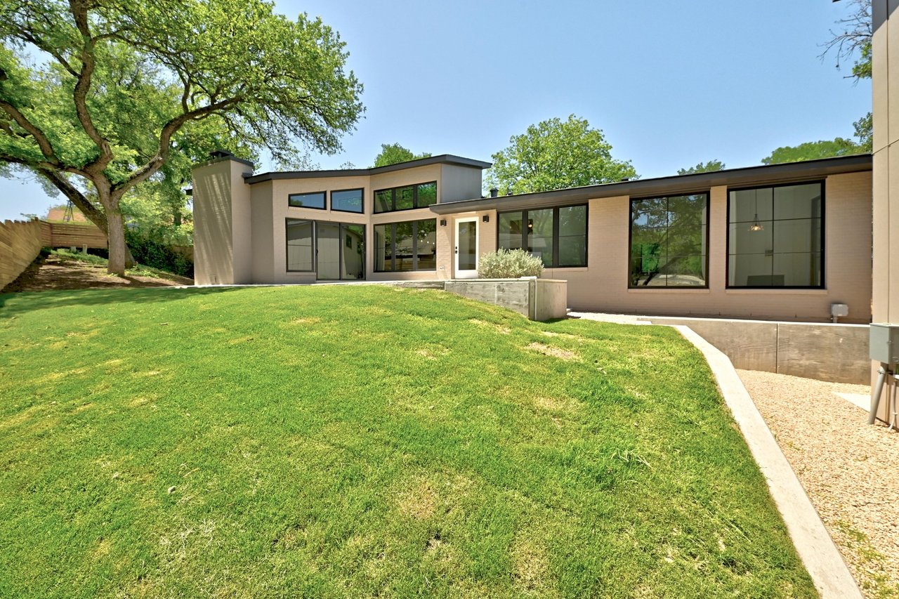 2001 Circle Haven