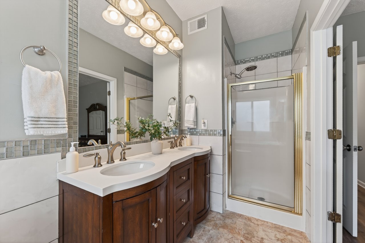 2800 Laurelwood Lane