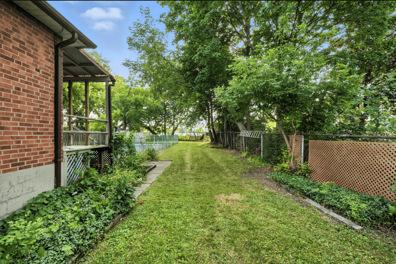2975 Weston Road