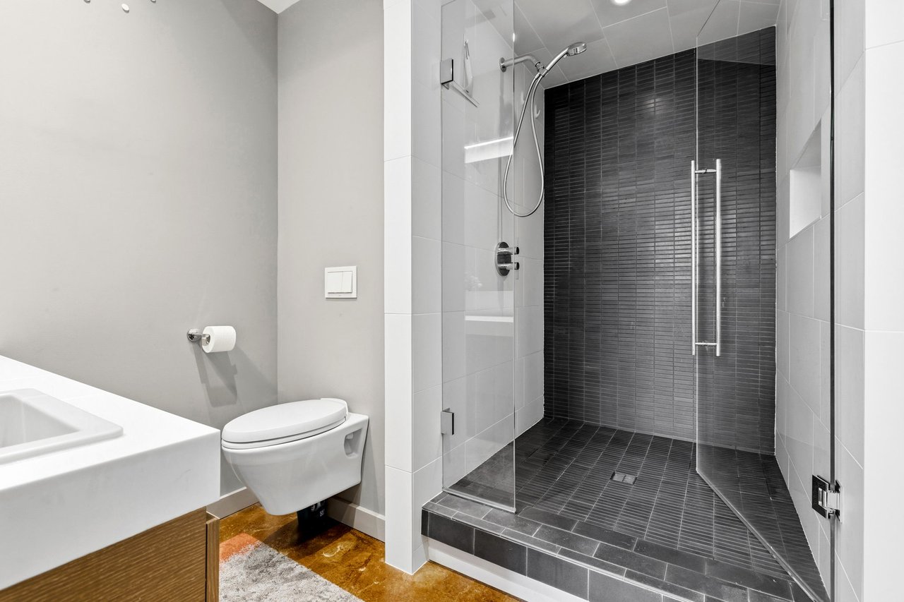 Sowa Full Service Condo