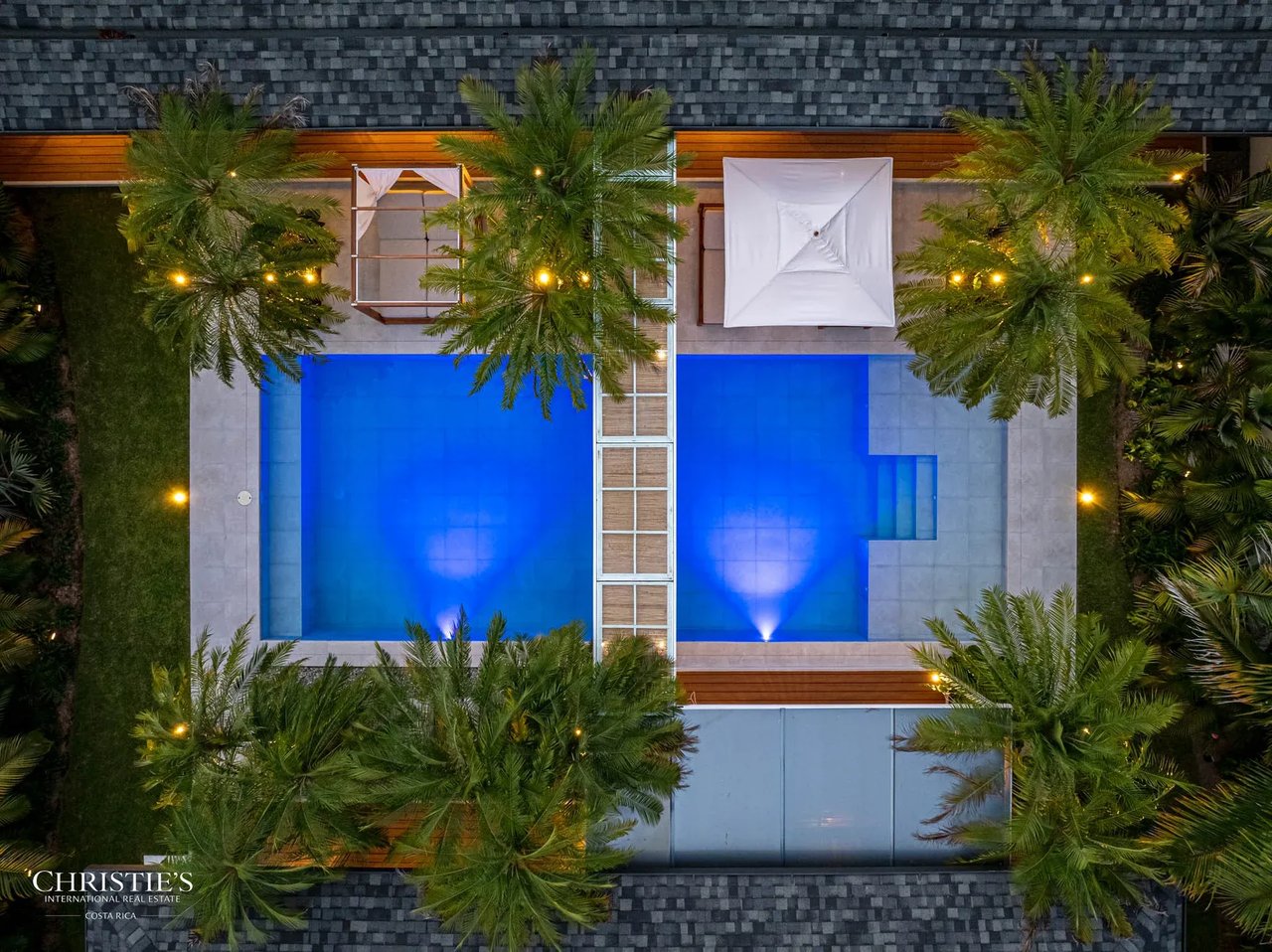 Casa Ohana – Comtemporary Luxury Villa, Steps from the Beach