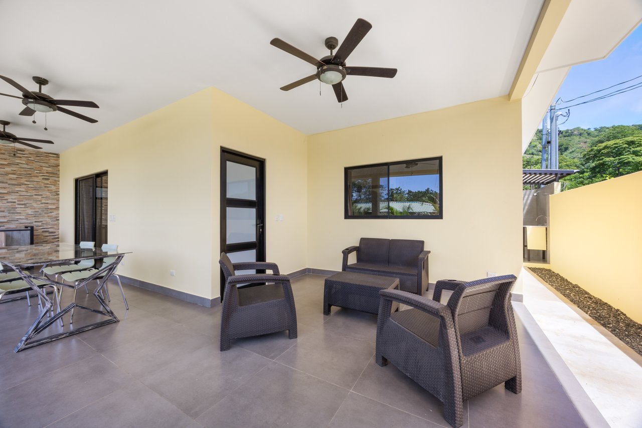 Laurel Condo Unit #20 | Affordable 2-Bedroom Condo in Gated Community near Playa Potrero