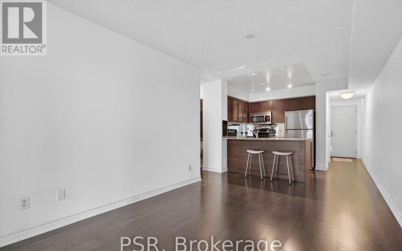 2414 - 761 Bay St