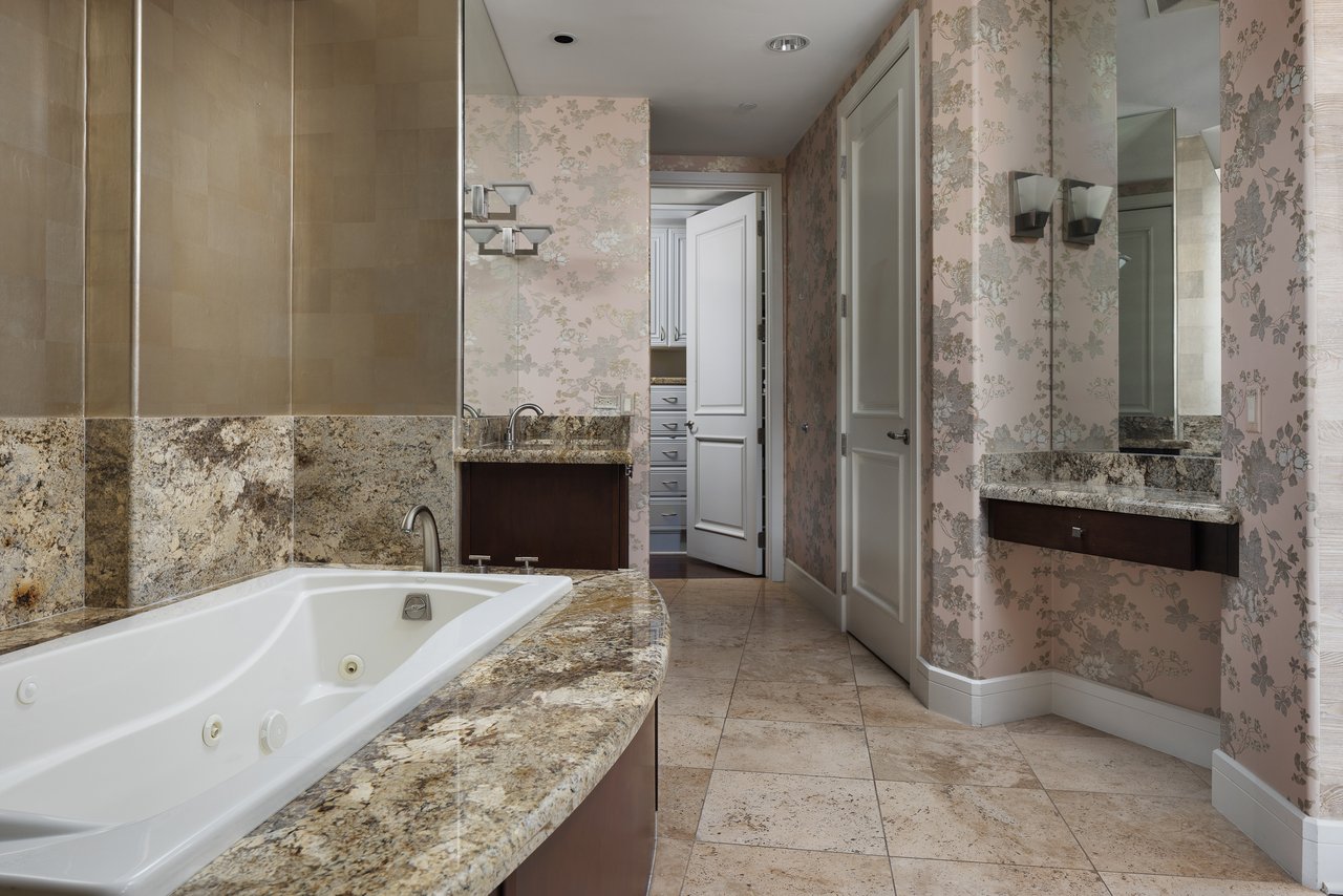 2402 E ESPLANADE Lane PH2