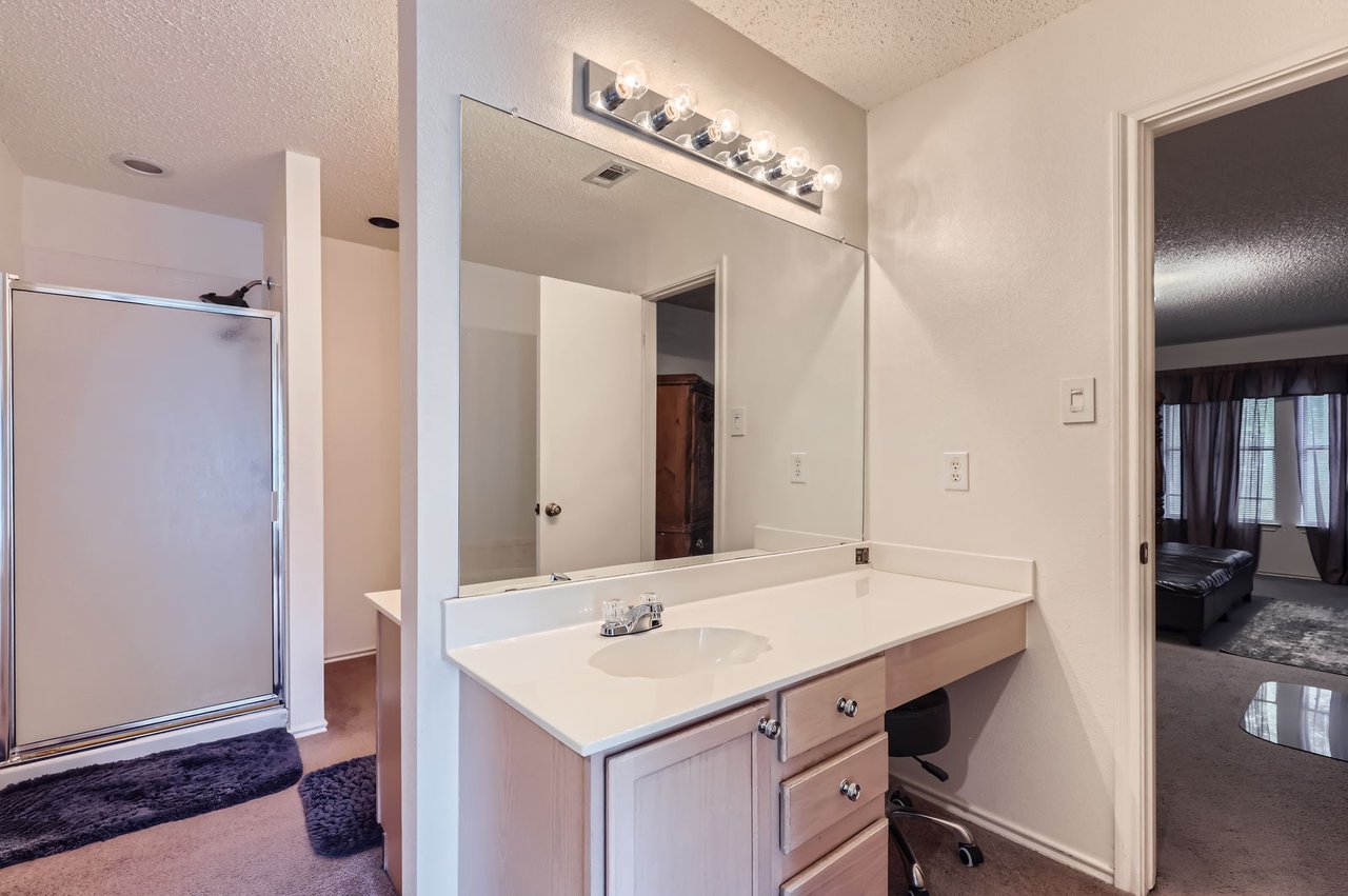 15300 lola Cove