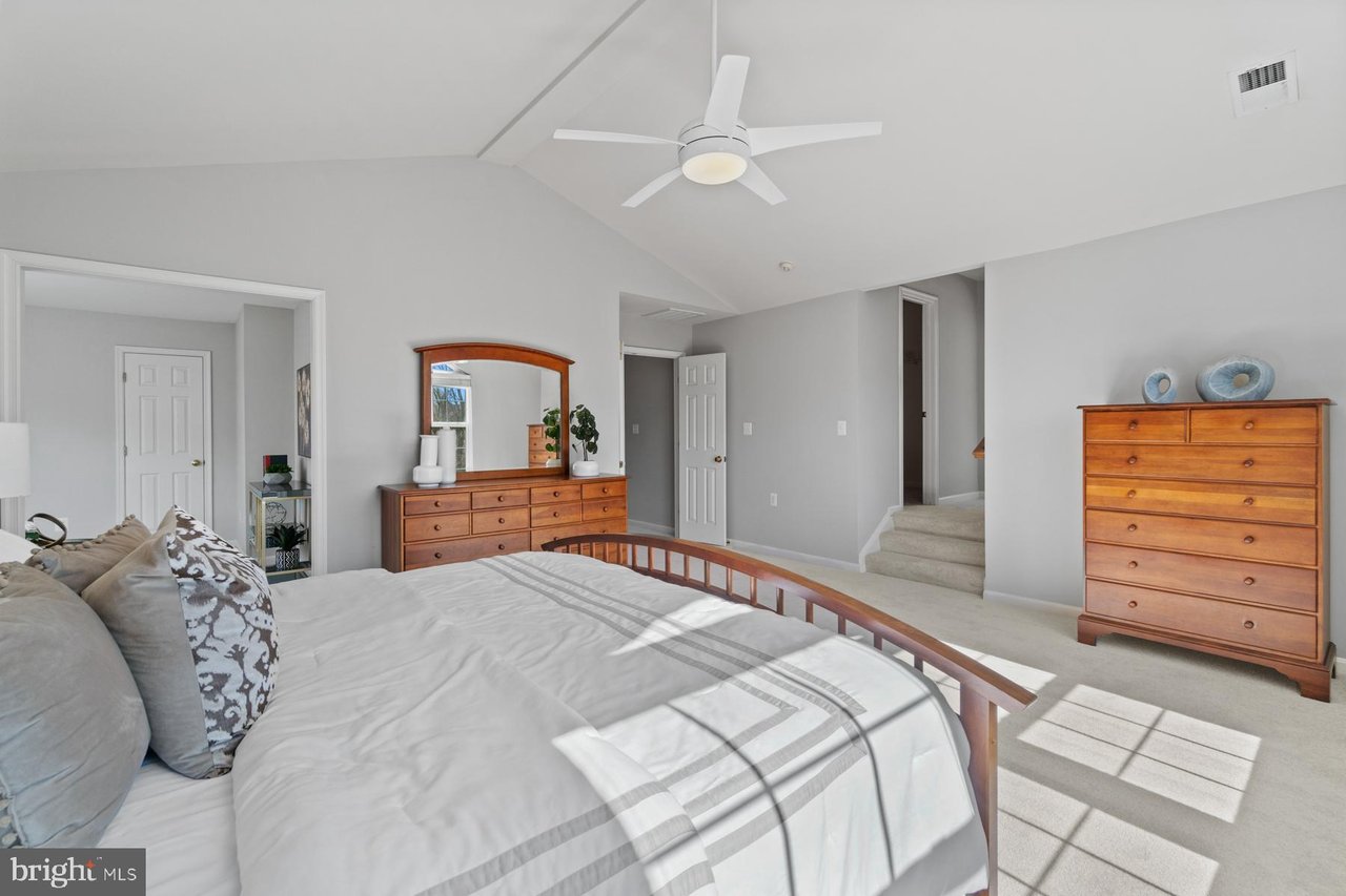 18252 Oak Lake Ct