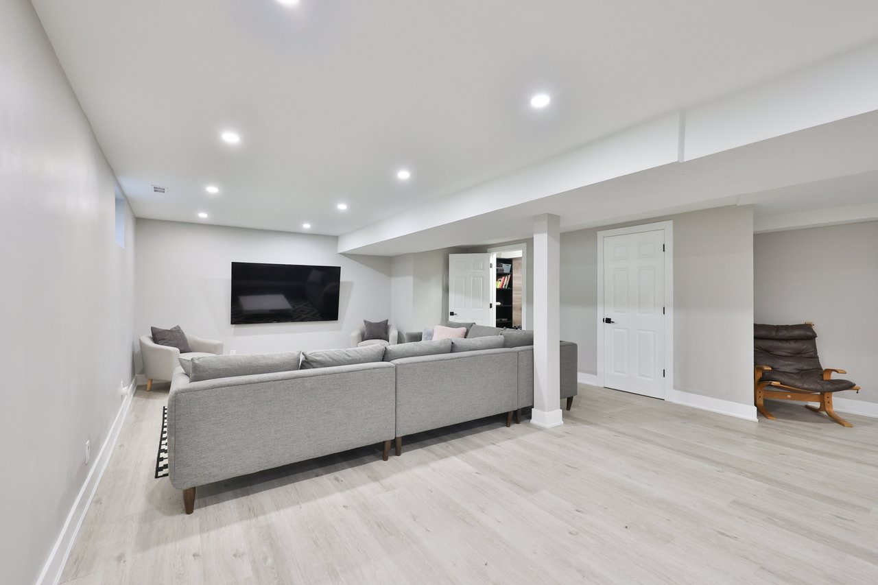 1131 Carol Street, Burlington