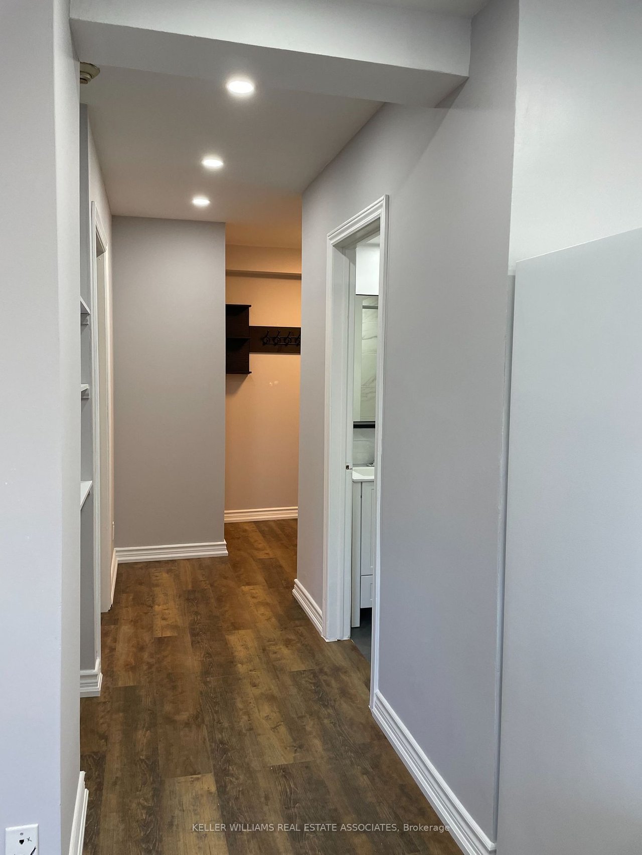 233 Lakeshore Rd E