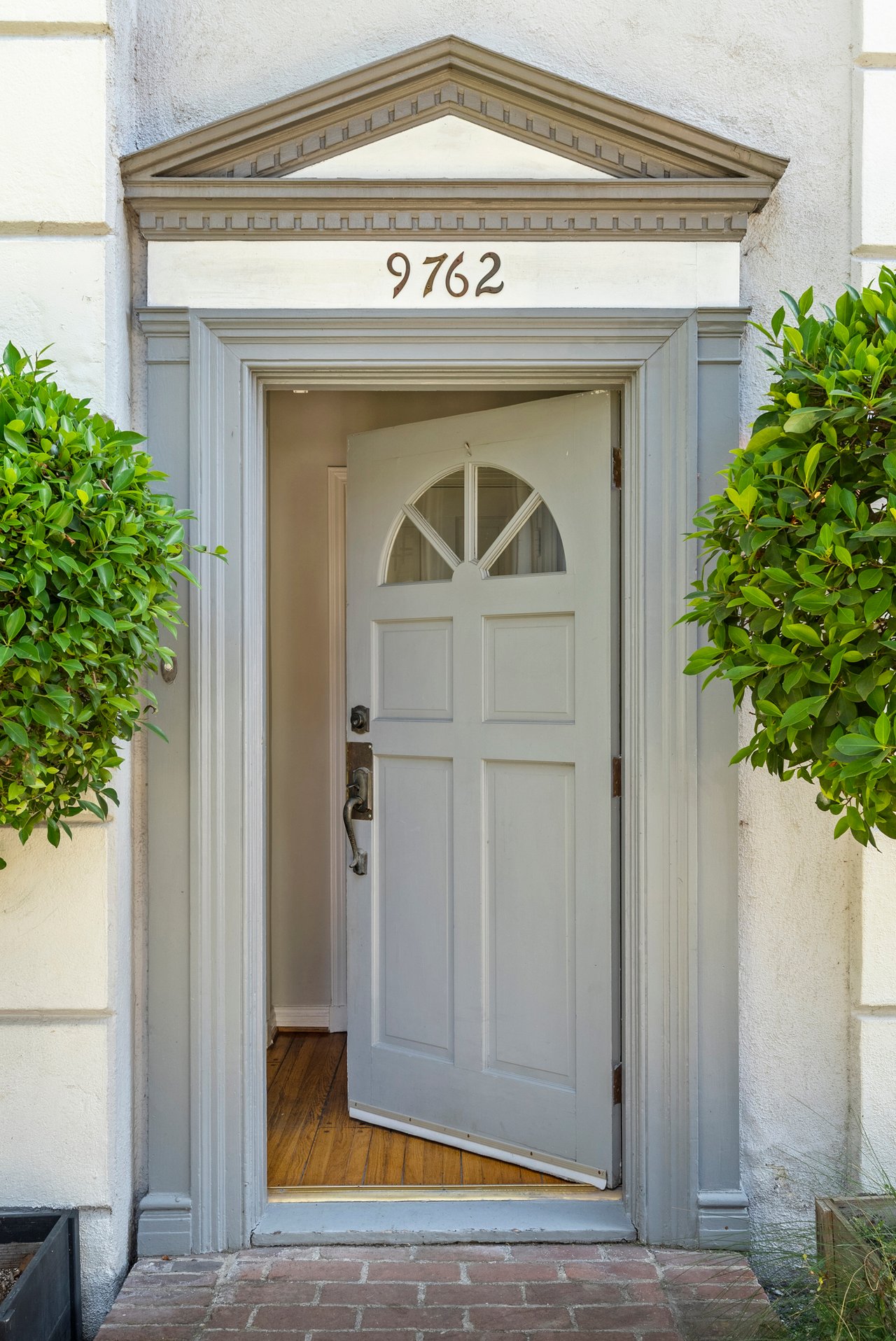 9762 Gregory Way, Beverly Hills 