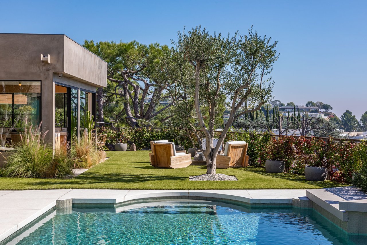 1705 Carla Ridge, Beverly Hills