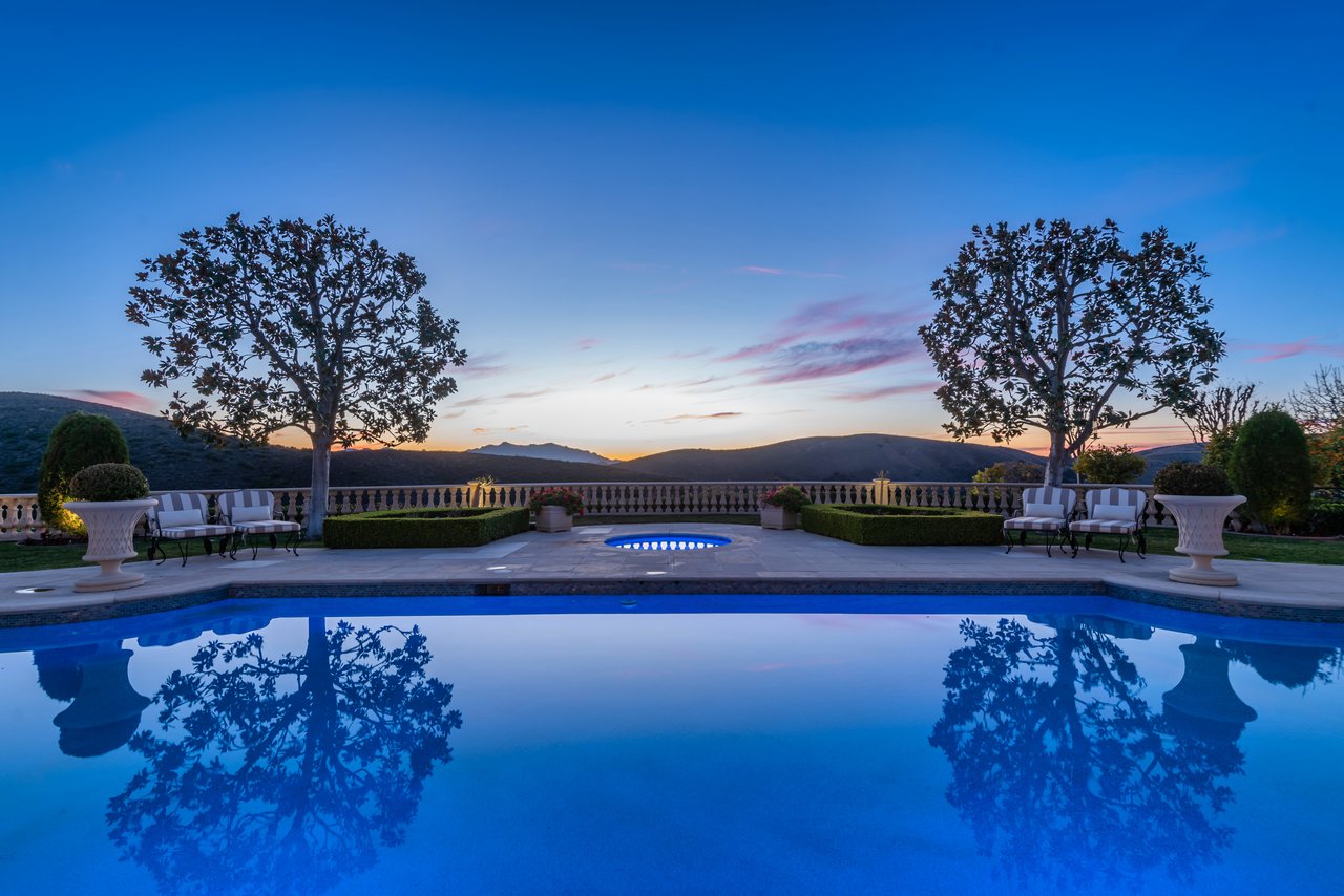 996 Vista Ridge Lane