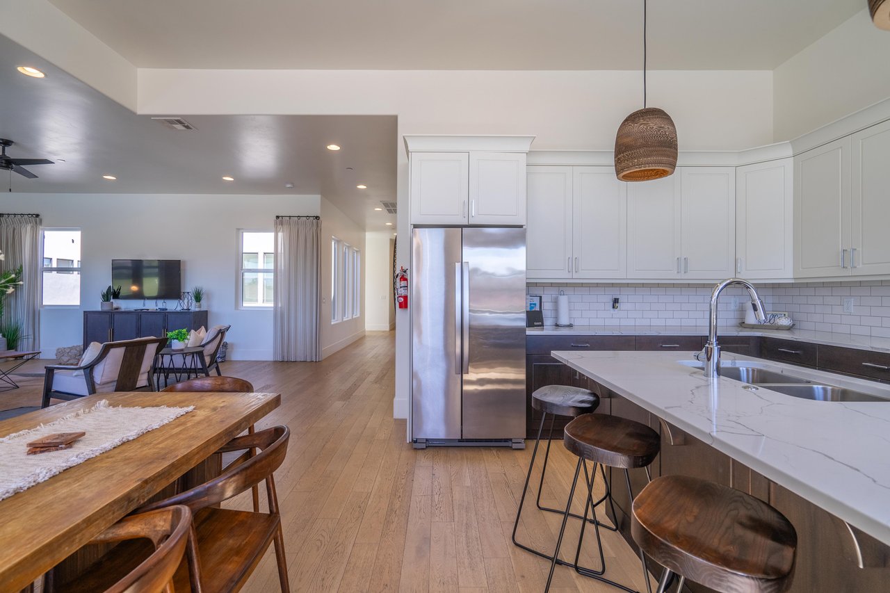 COUNTRY CLUB GOLF COURSE RETREAT