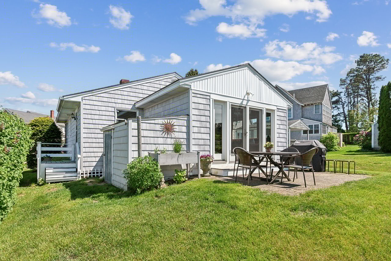 Cottage Between the River & Sea