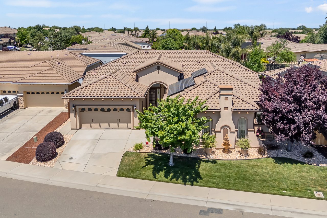 4040 Borderlands Dr