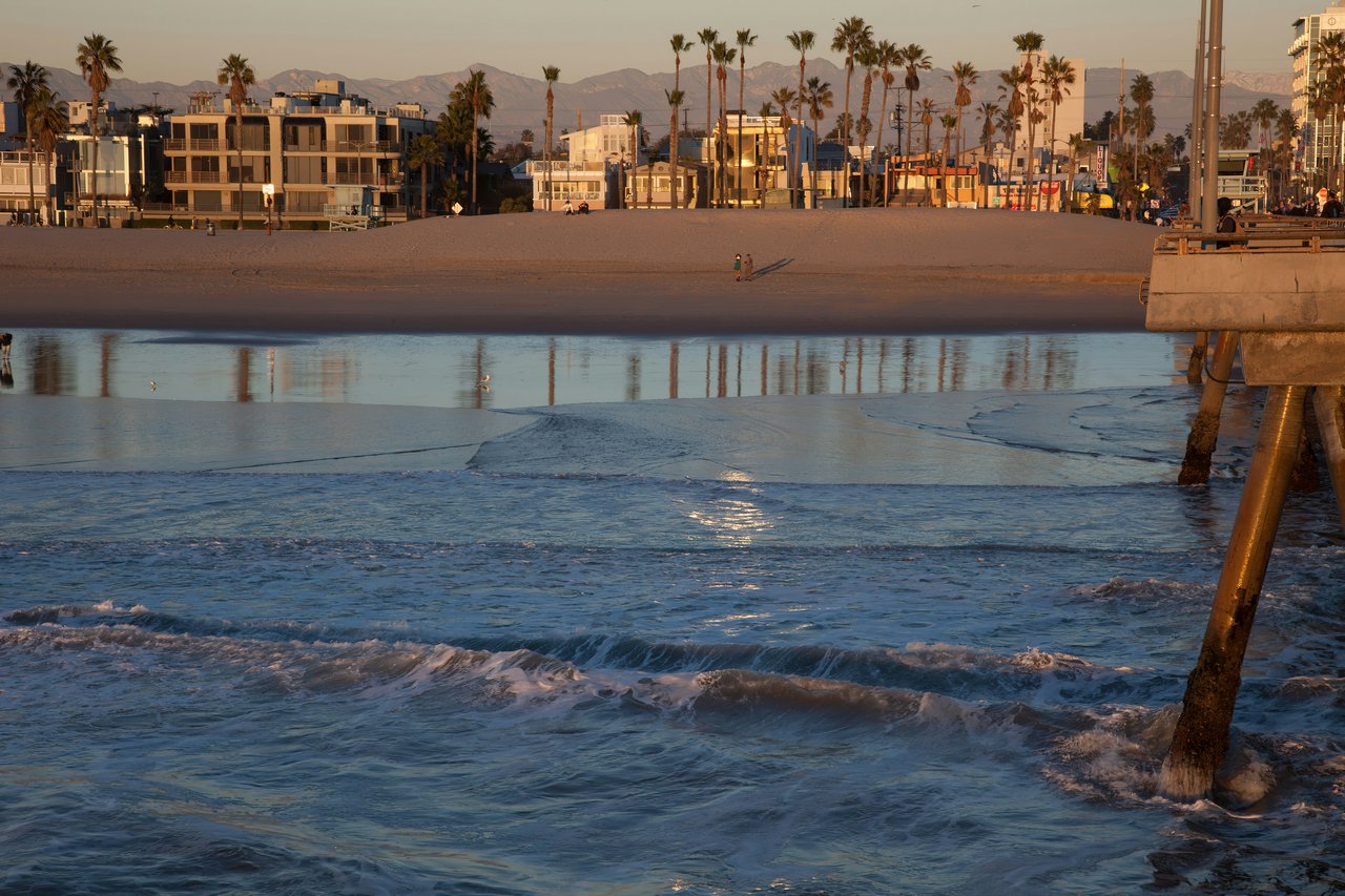 Los Angeles neighborhood homes 2026 housing market