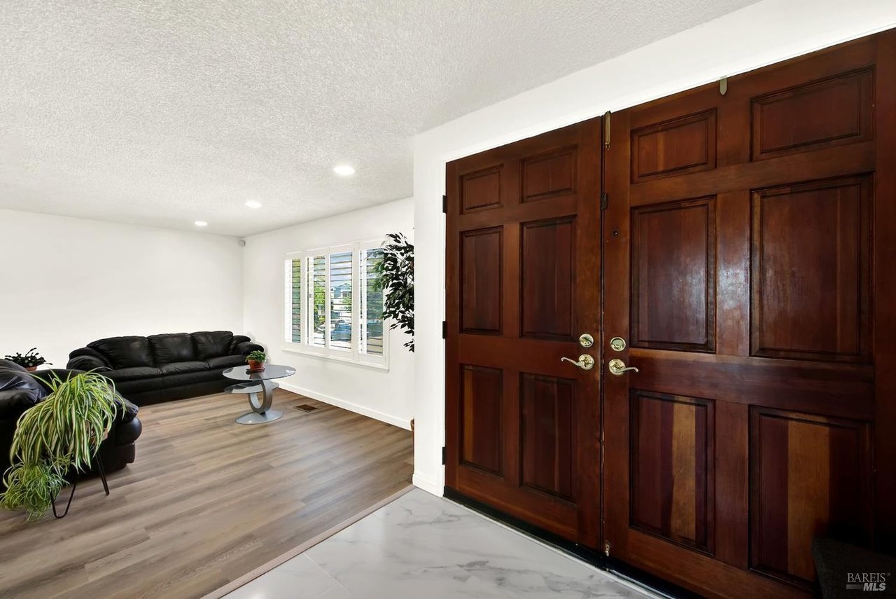 1305 Corcoran Ave