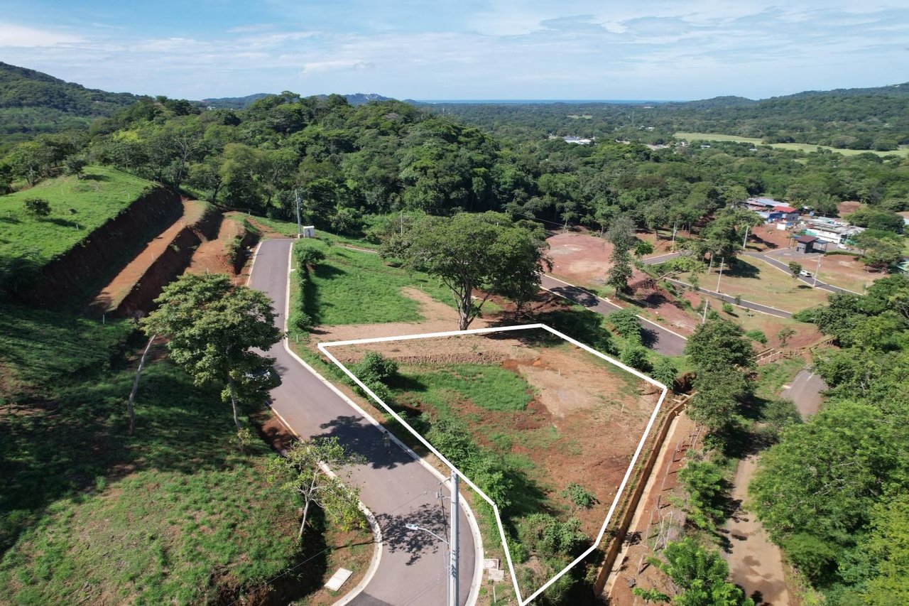Alma Verde Lot #21 | Prime 846 m² Lot in Alma Verde – Gated Community Just Minutes from Tamarindo & Playa Flamingo