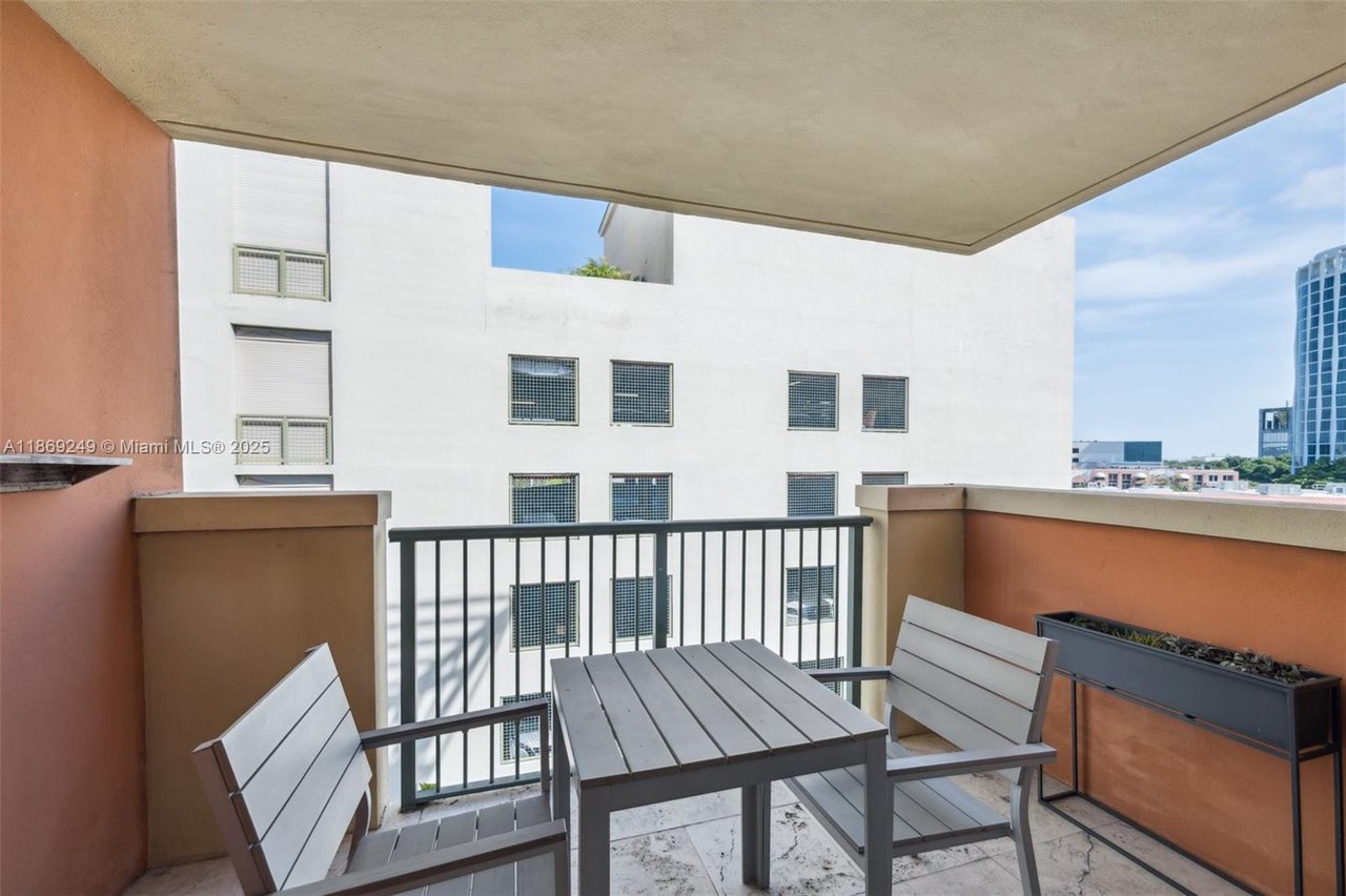 2951 S Bayshore Drive | Unit 917