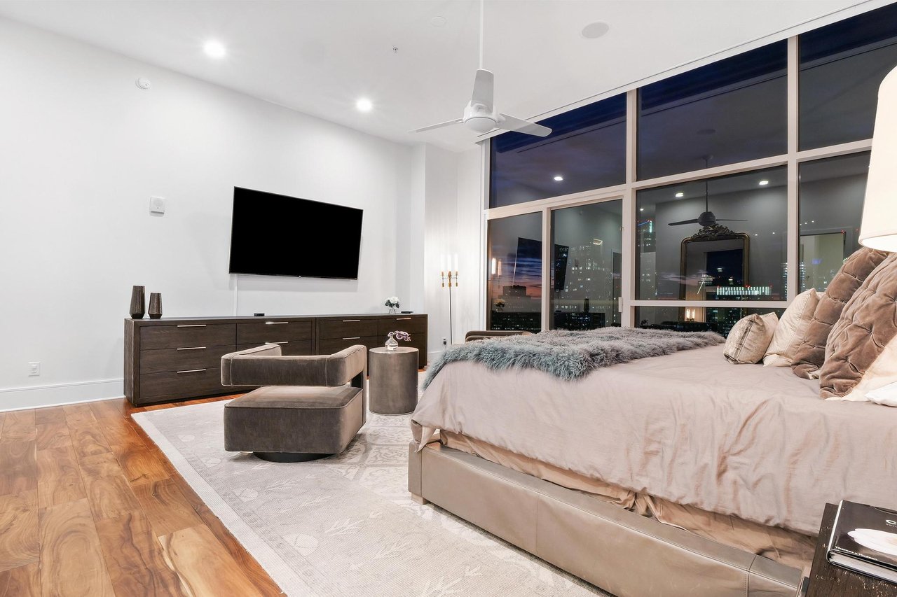 555 E 5th St, Unit 3022