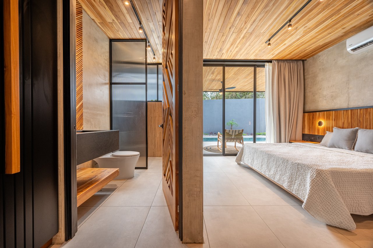 Casa Uchuva | Architectural Harmony of Wood, Stone, and Light