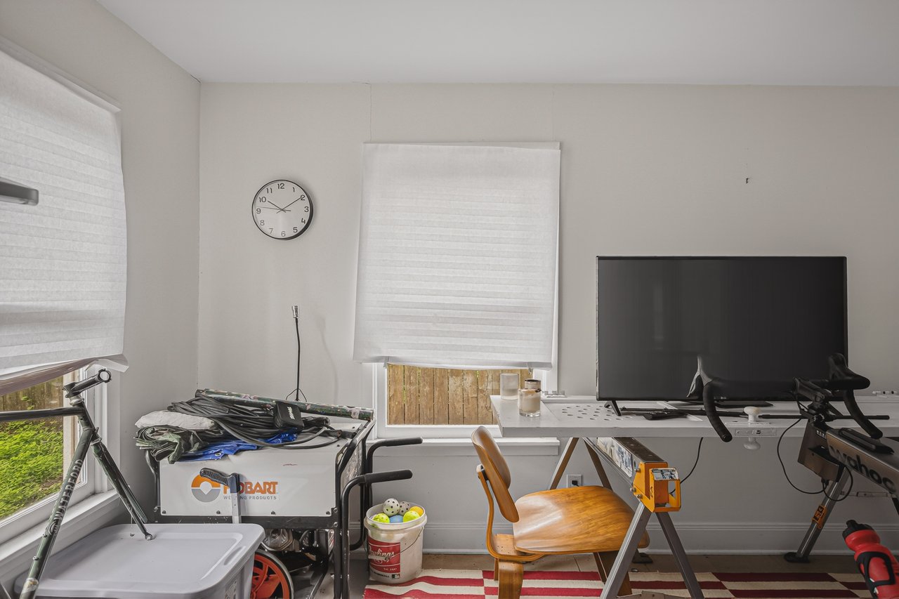 3207 Bridle Path