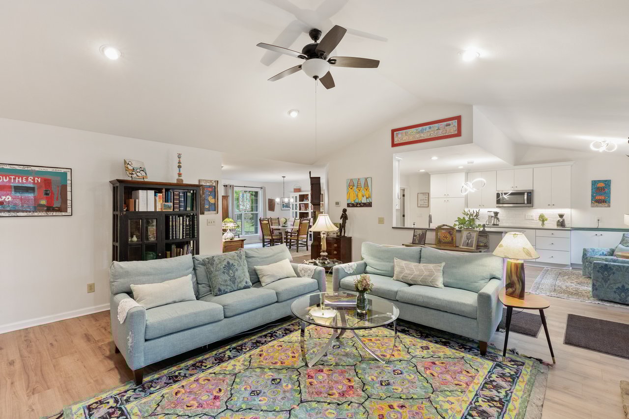 75 Hickory Dr