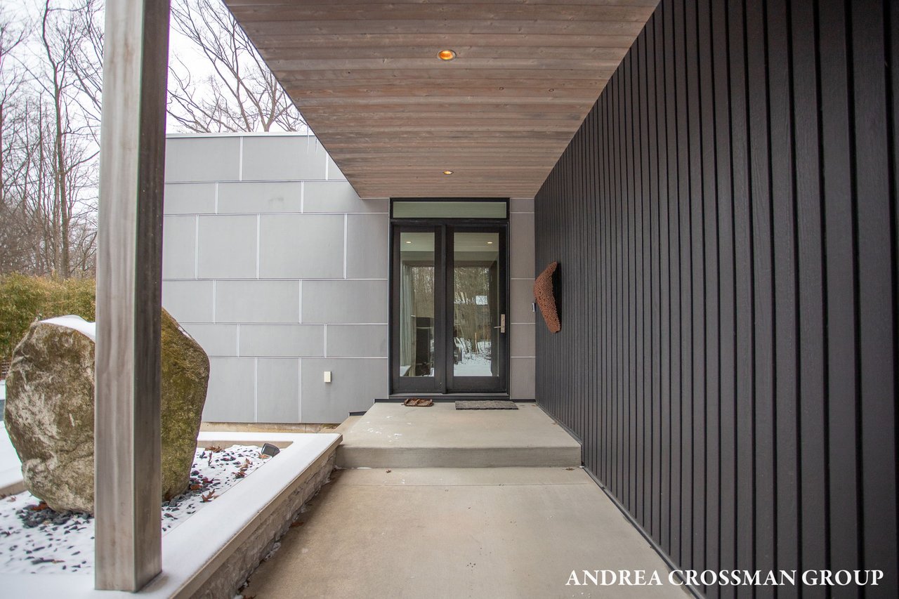 6919 Bendemeer Drive