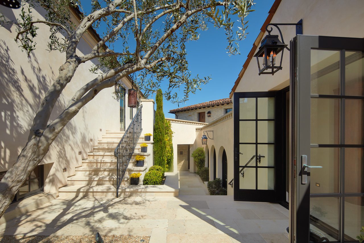17 Pacific Ridge Place