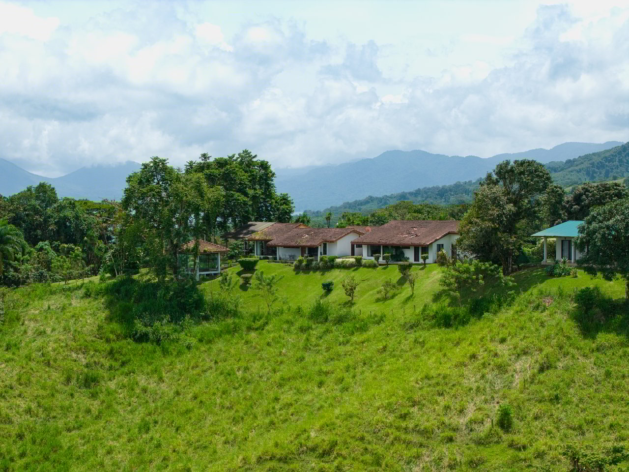 Rio Chiquito Ranch & Villas | 143-Hectare Ranch Estate with Villas, Forest & Full Infrastructure in Tilarán, Costa Rica